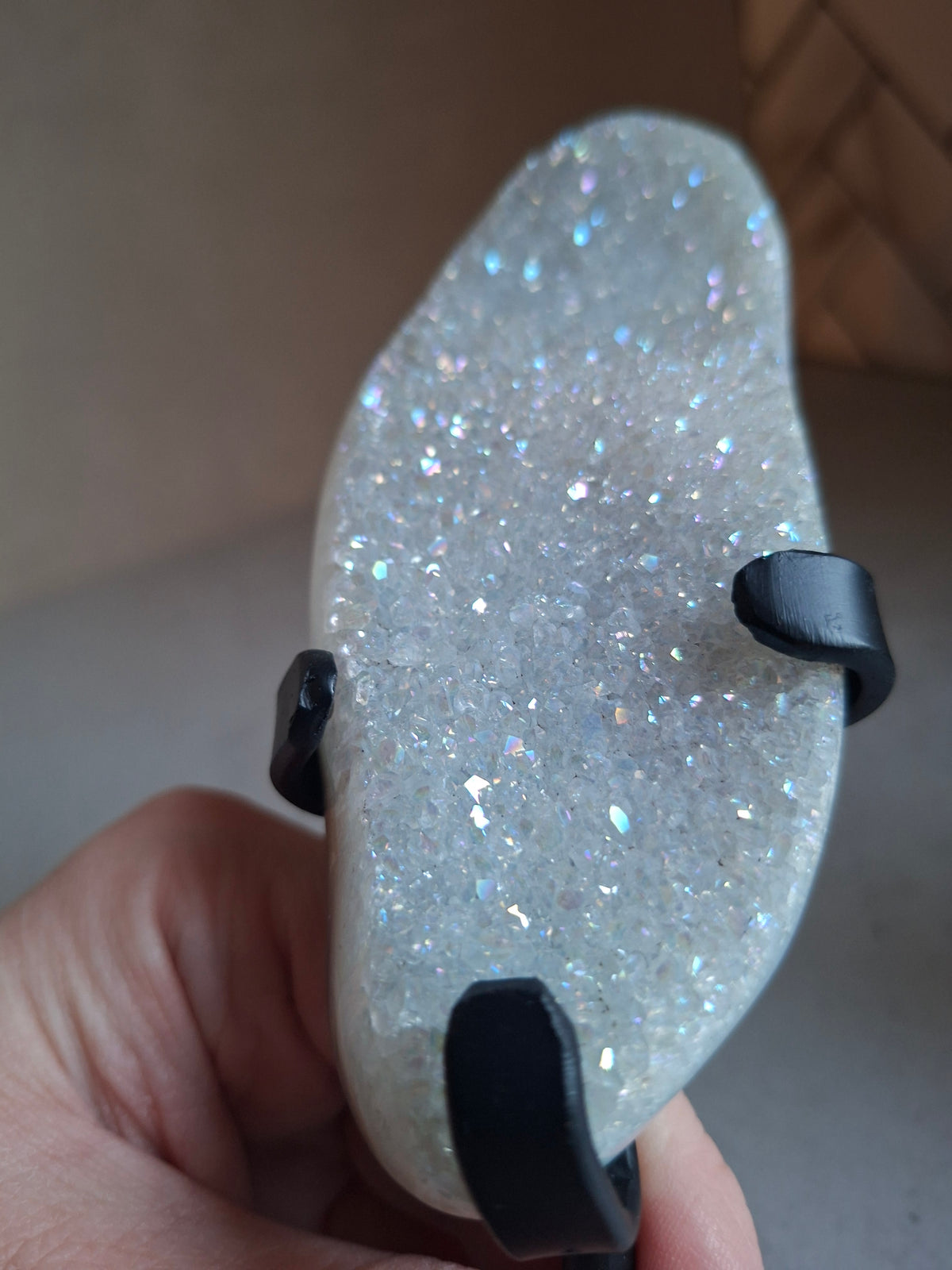 Bergkristal aura laag op standaard