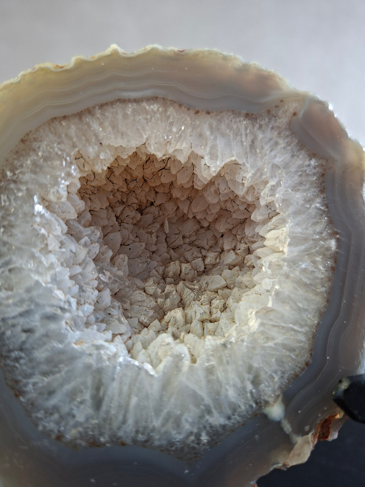 Agaat Geode op standaard Grijs