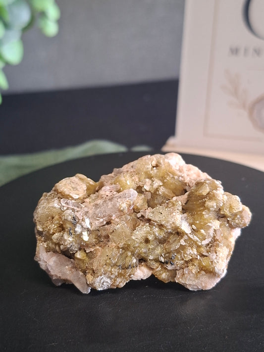 Gouden mica op matrix 30
