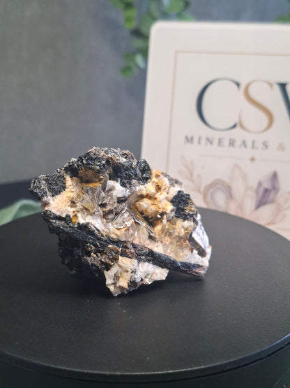 Zwarte Toermalijn met gouden mica 3