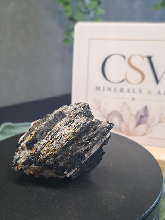 Zwarte Toermalijn met gouden mica 3