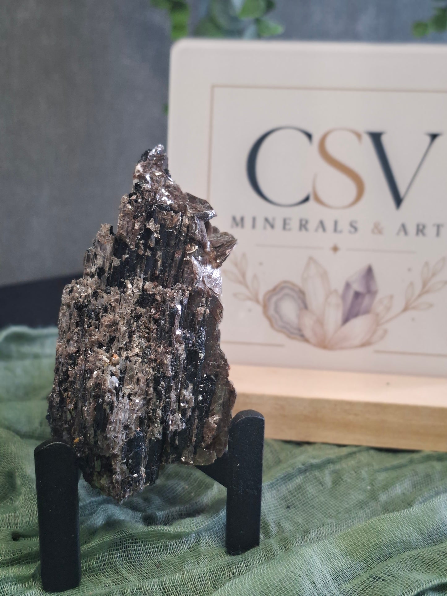 Zwarte toermalijn met gouden mica 5