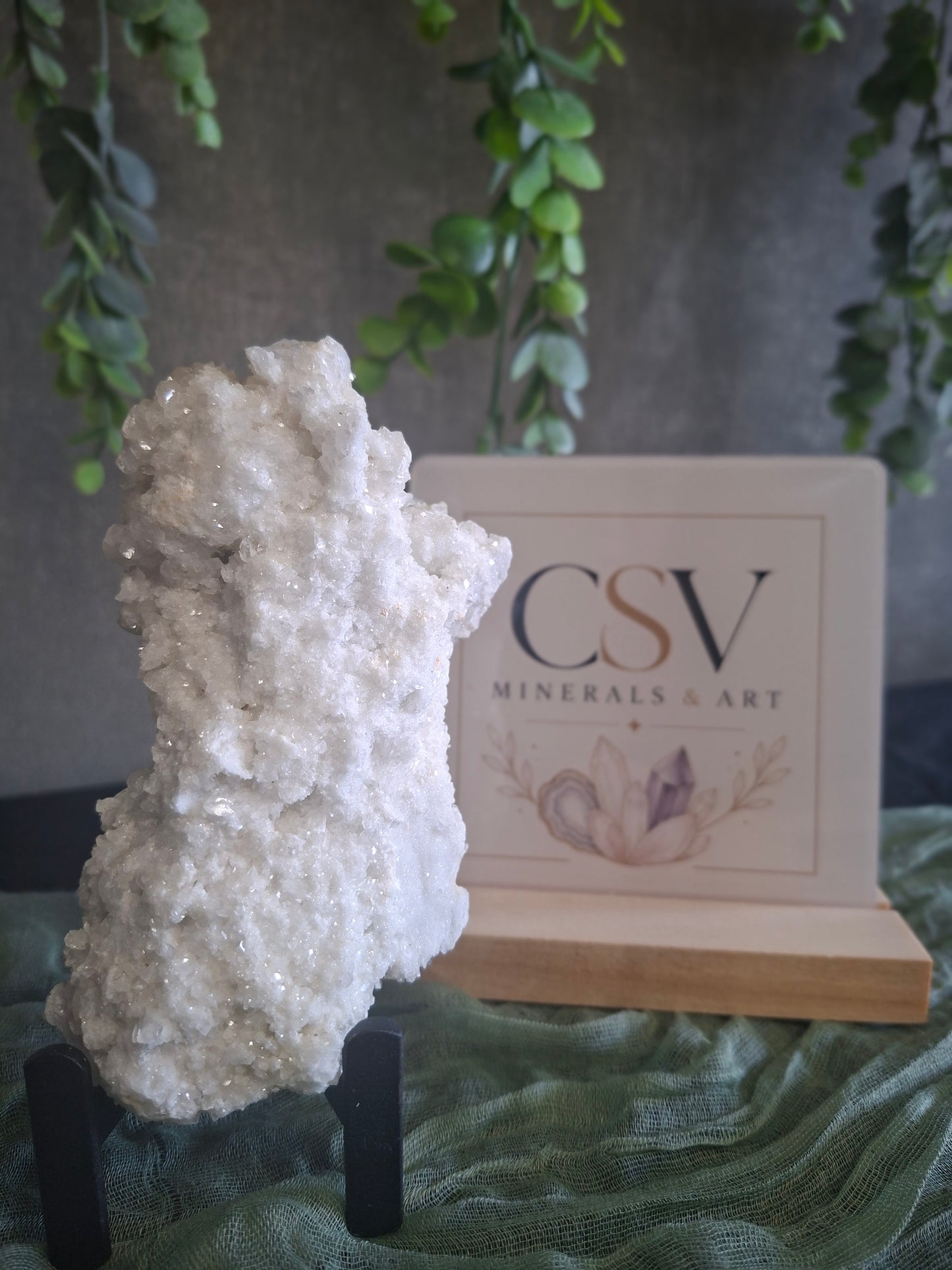 Mouse-ear Calciet op Chalcedoon - A