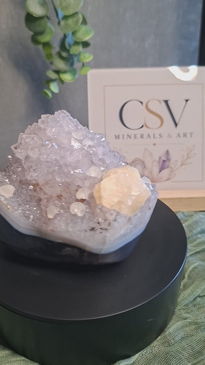 Amethist op agaat met calciet