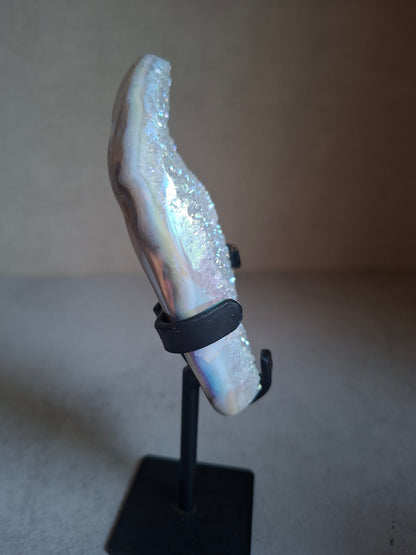 Bergkristal aura laag op standaard